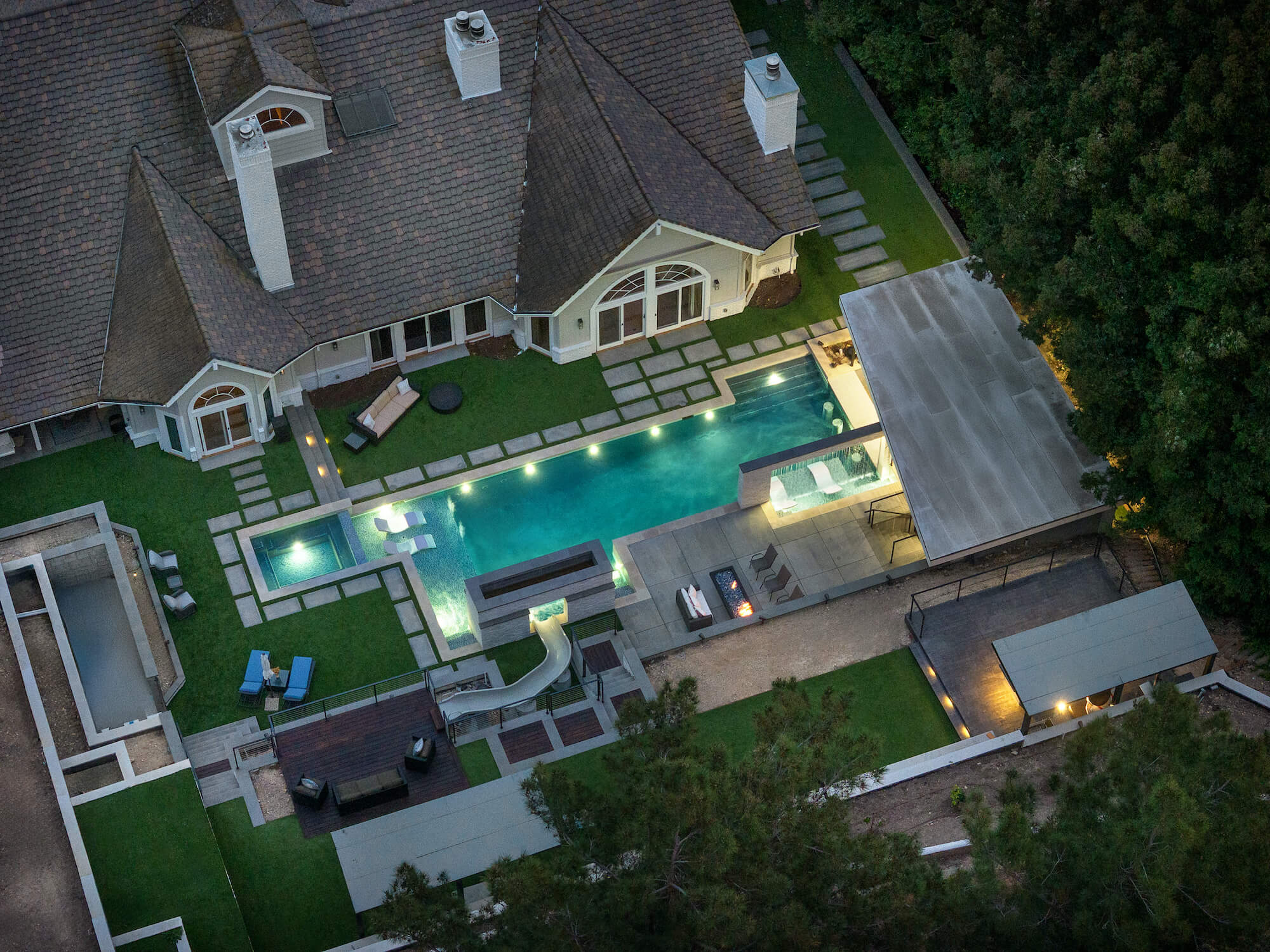 Luxury Pool Builders