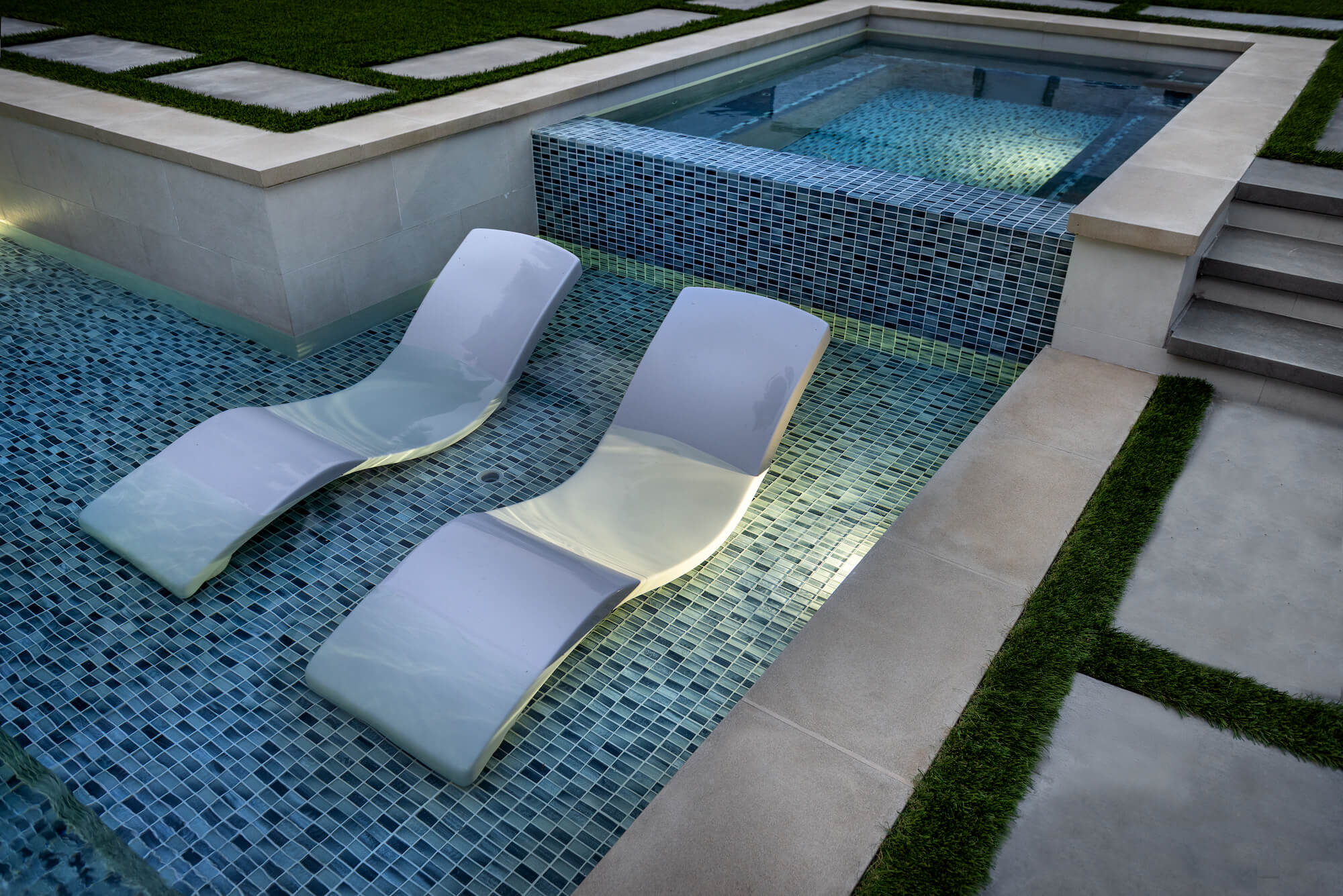 Luxury Pool Builders