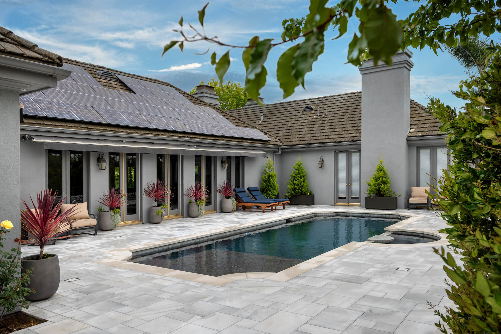 Luxury Pool Builders