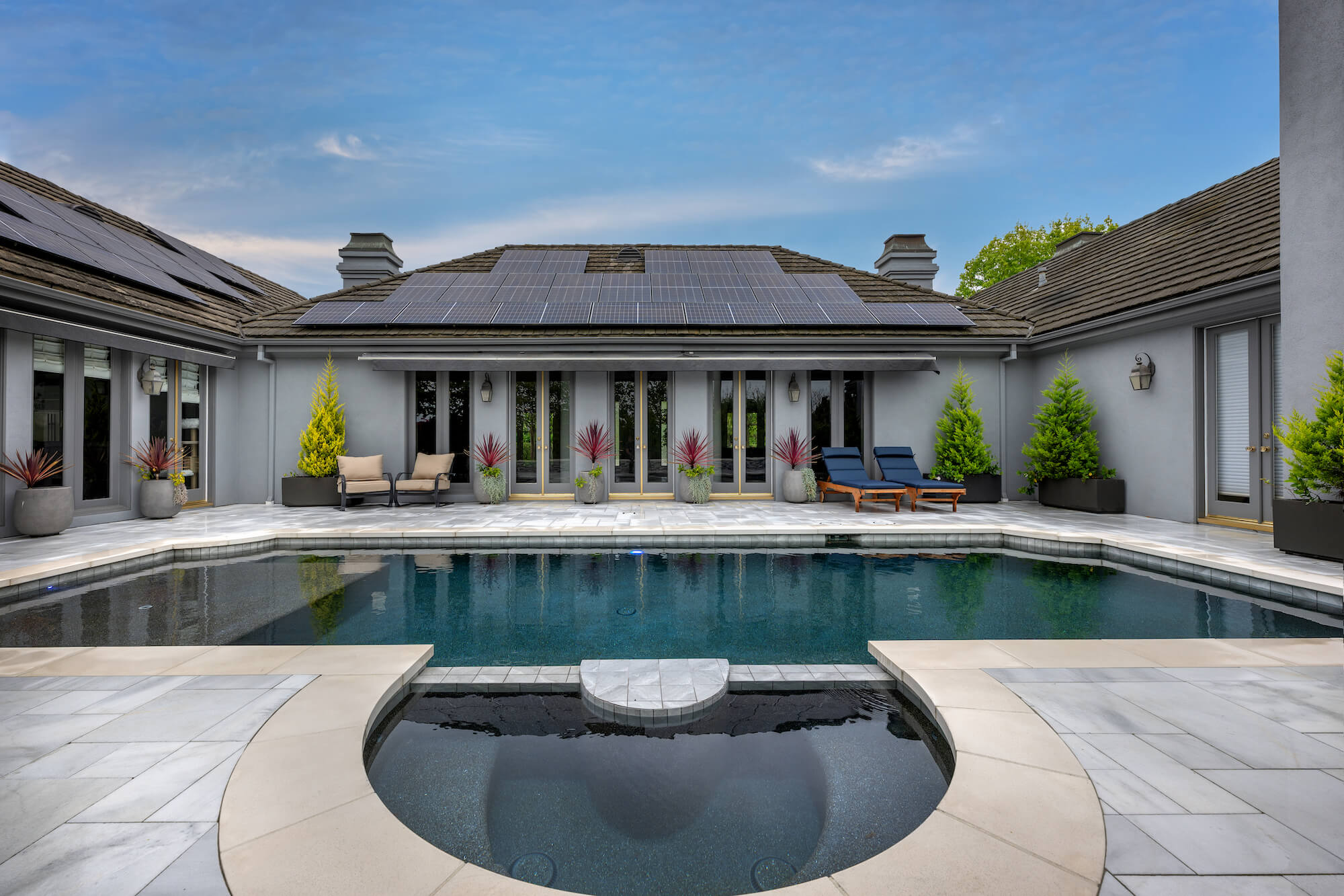 Luxury Pool Builders