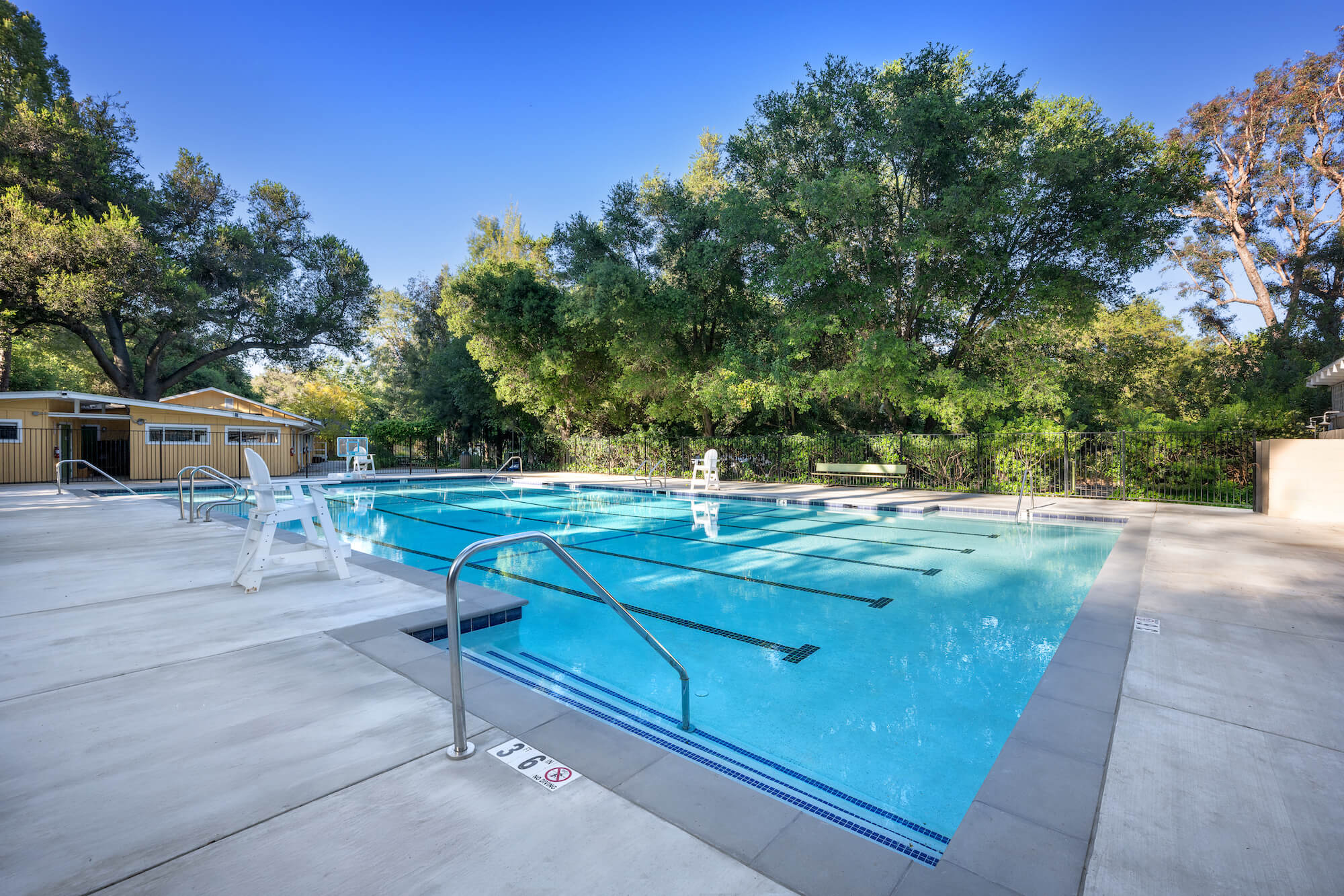 Luxury Pool Builders