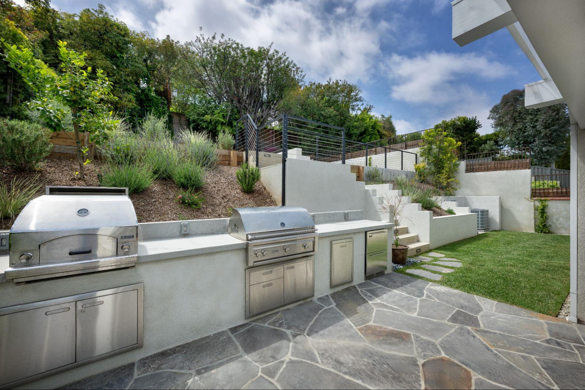 Luxury Pool Builders