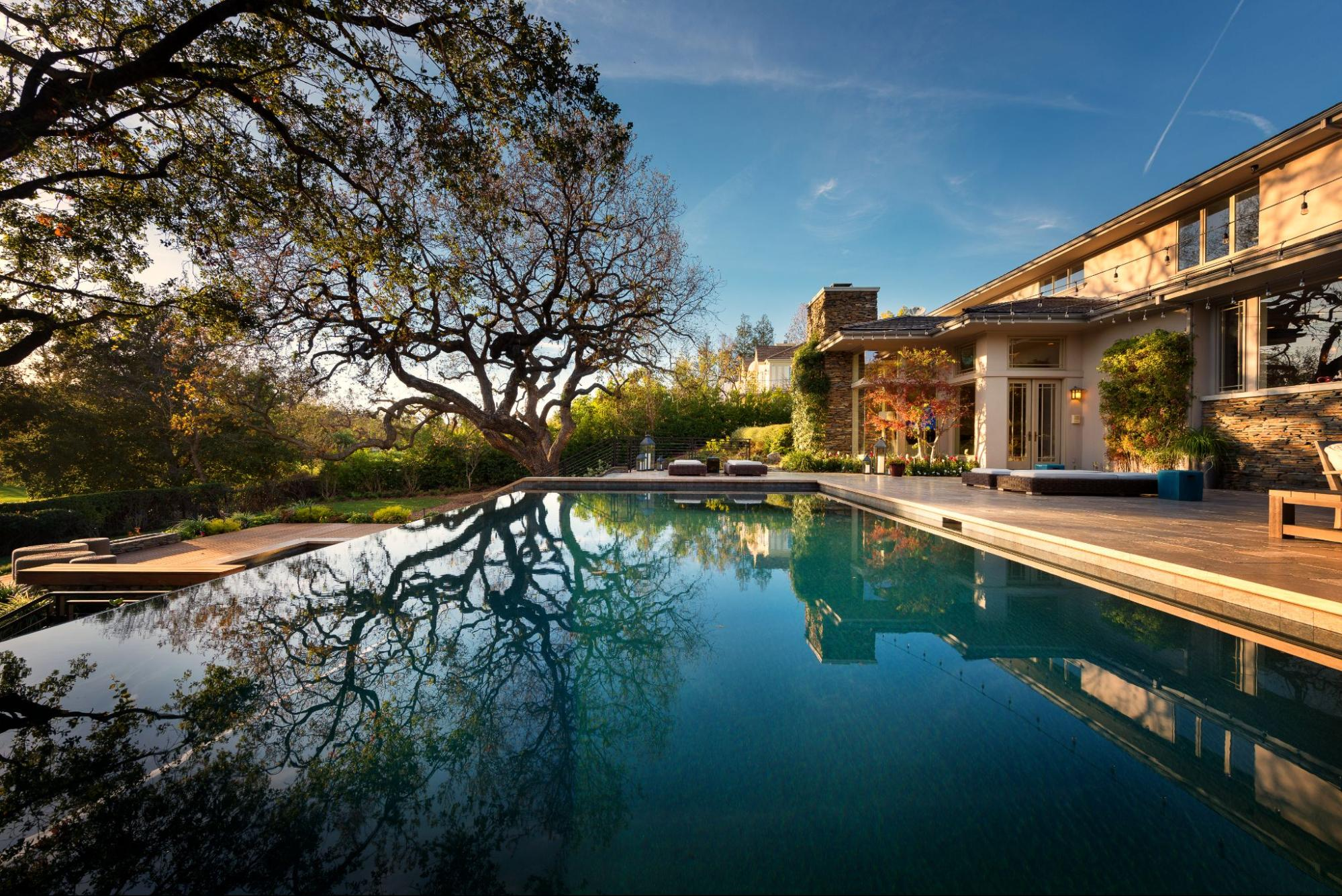 Luxury Pool Builders